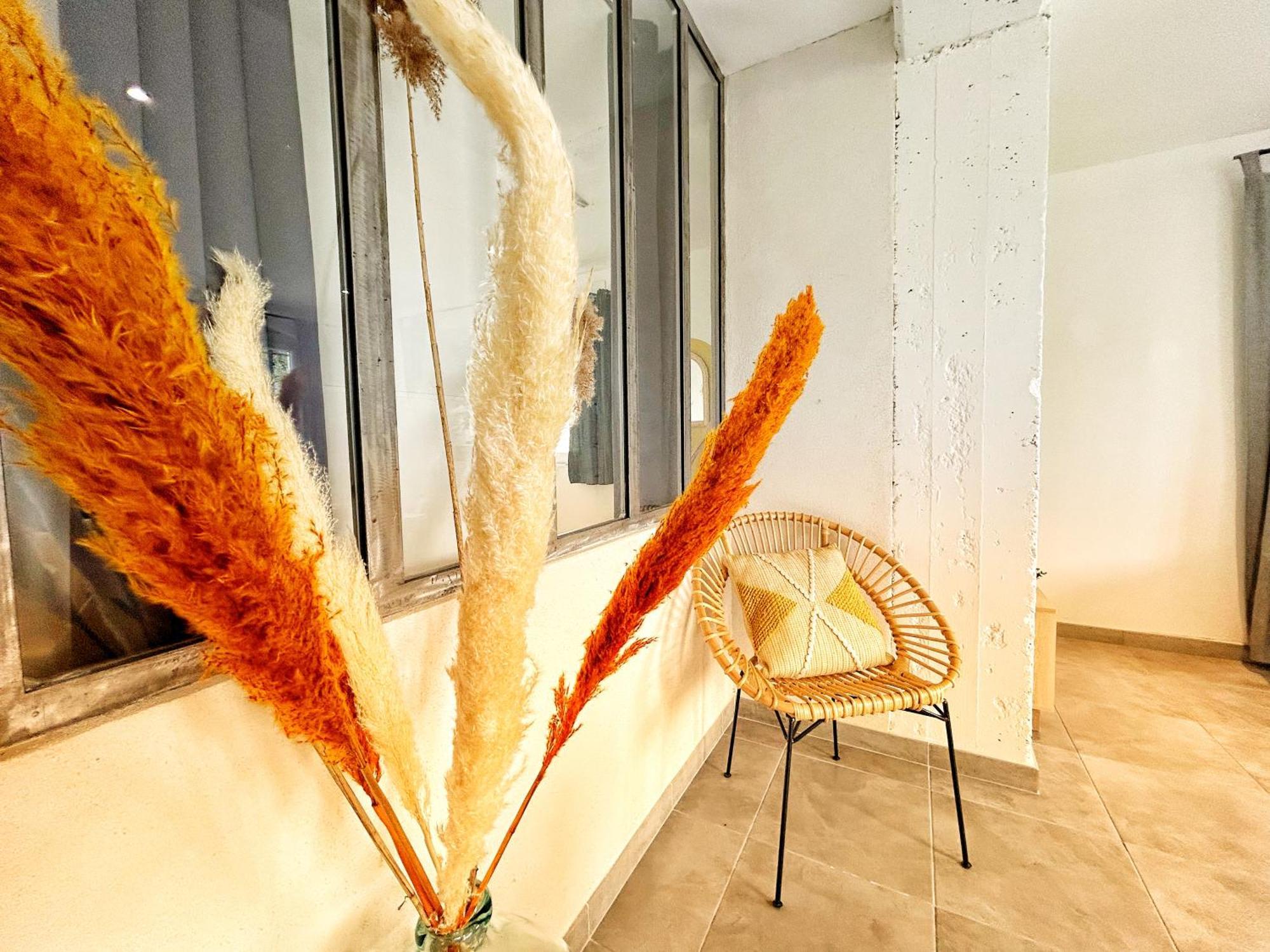 Doux Rouinet Cocoon Apartment Fourques  Exterior photo